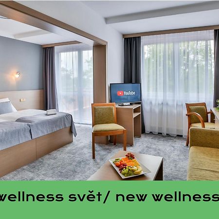 Lh Parkhotel Hluboka Nad Vltavou Congress & Wellness Exterior foto