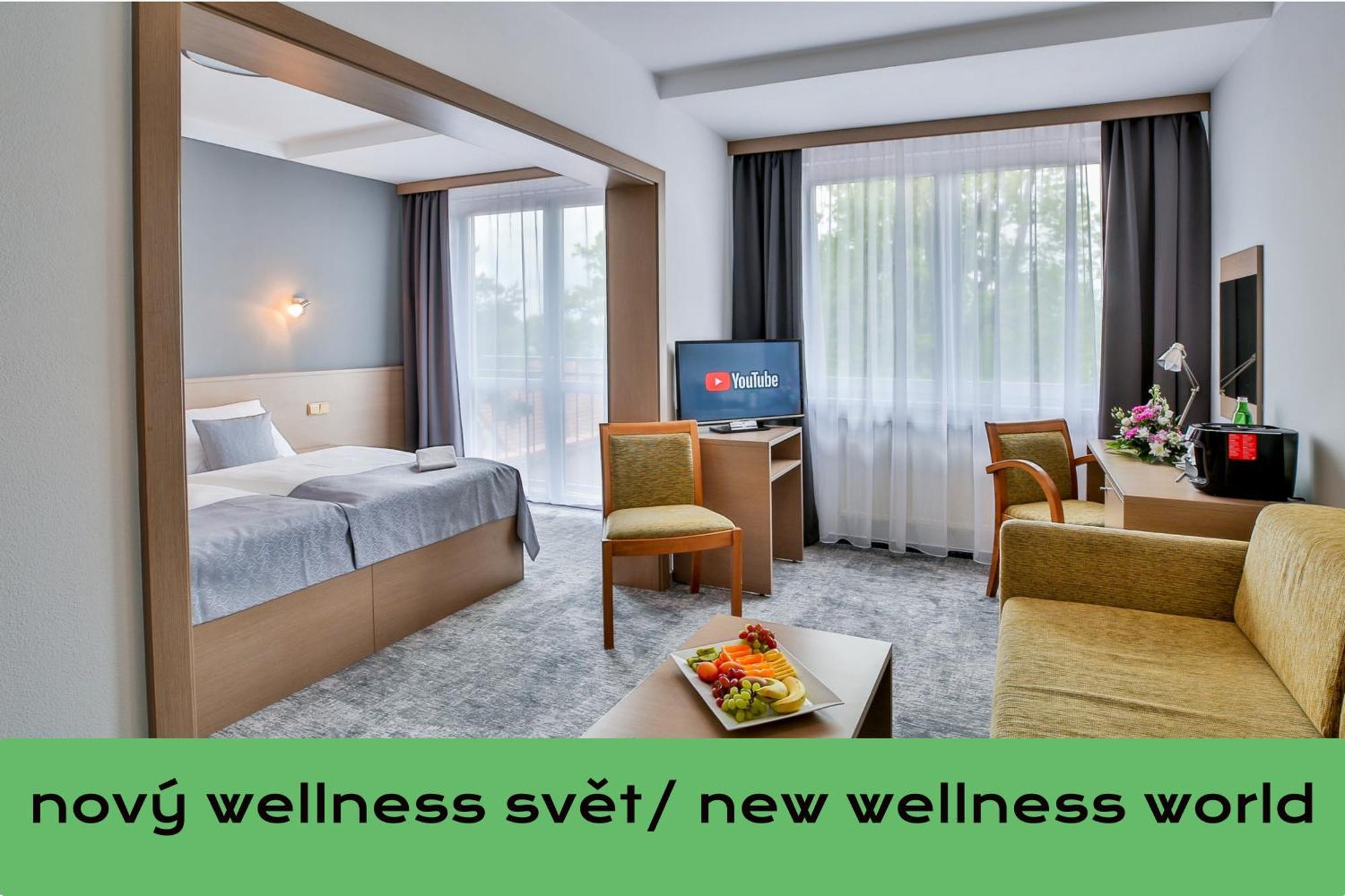 Lh Parkhotel Hluboka Nad Vltavou Congress & Wellness Exterior foto