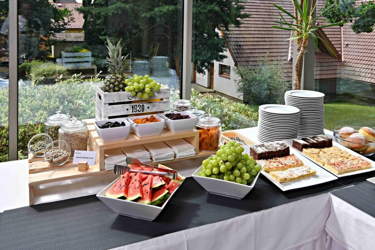 Lh Parkhotel Hluboka Nad Vltavou Congress & Wellness Exterior foto