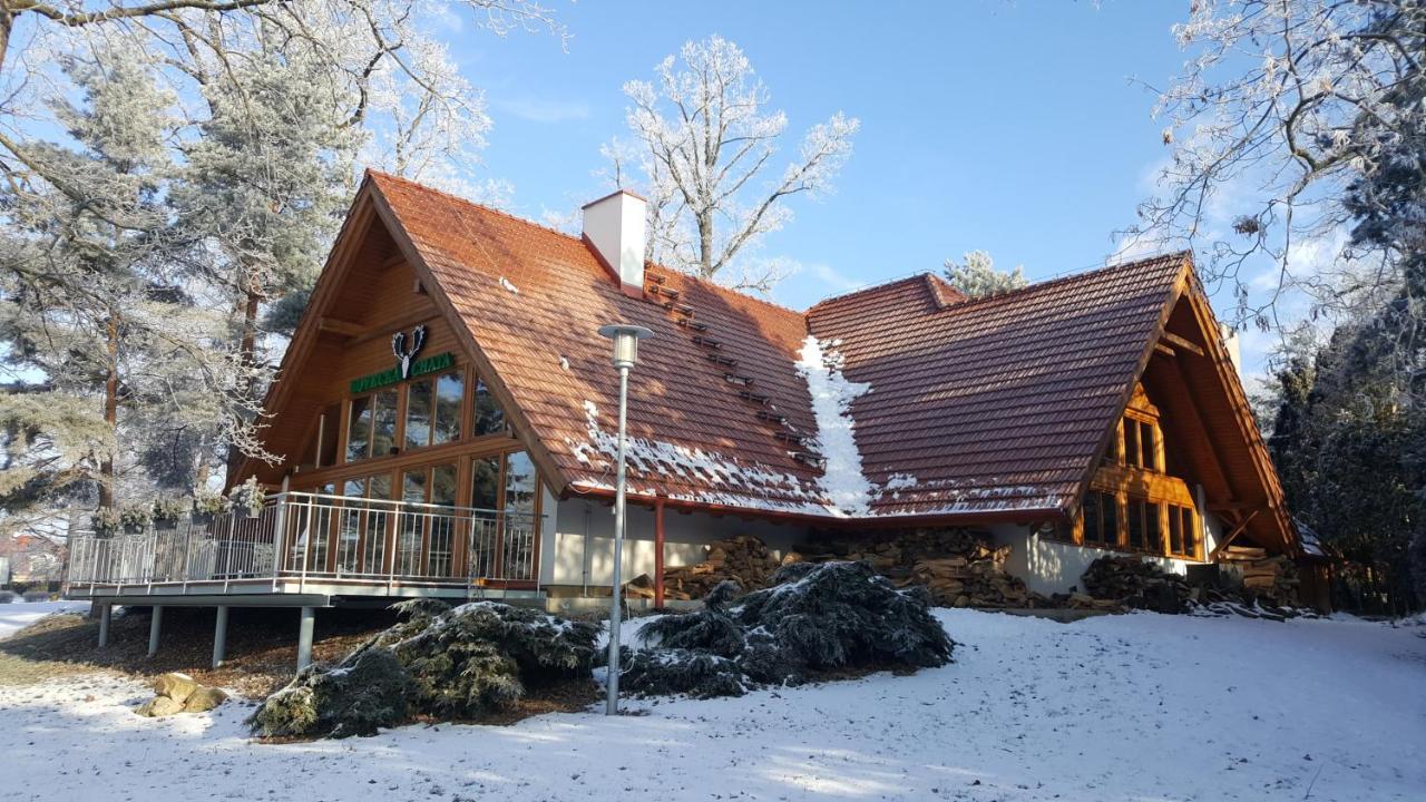 Lh Parkhotel Hluboka Nad Vltavou Congress & Wellness Exterior foto