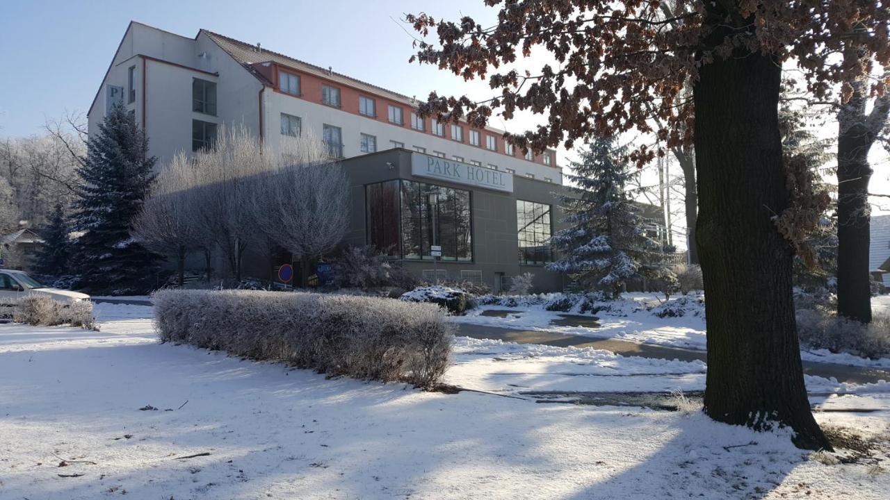 Lh Parkhotel Hluboka Nad Vltavou Congress & Wellness Exterior foto
