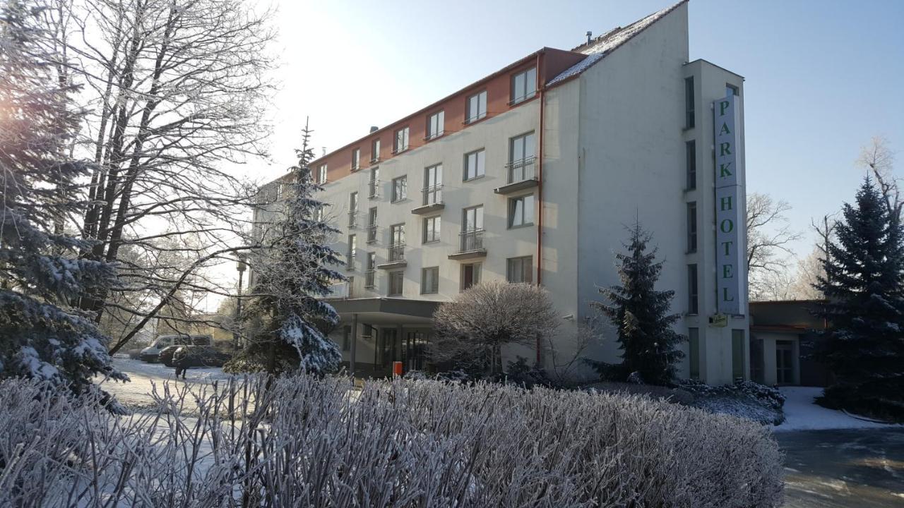 Lh Parkhotel Hluboka Nad Vltavou Congress & Wellness Exterior foto